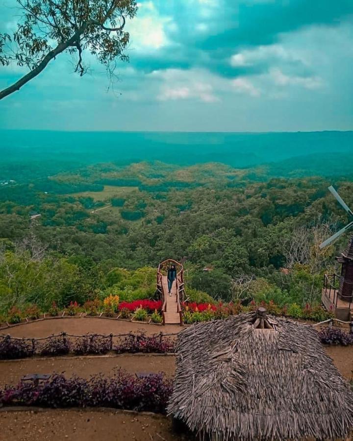 Seribu Batu Songgo Langit Resort&Camp Bantul Bagian luar foto